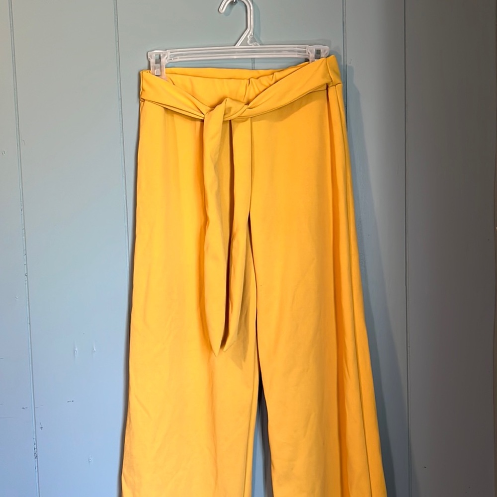 Stretchy pant bottoms